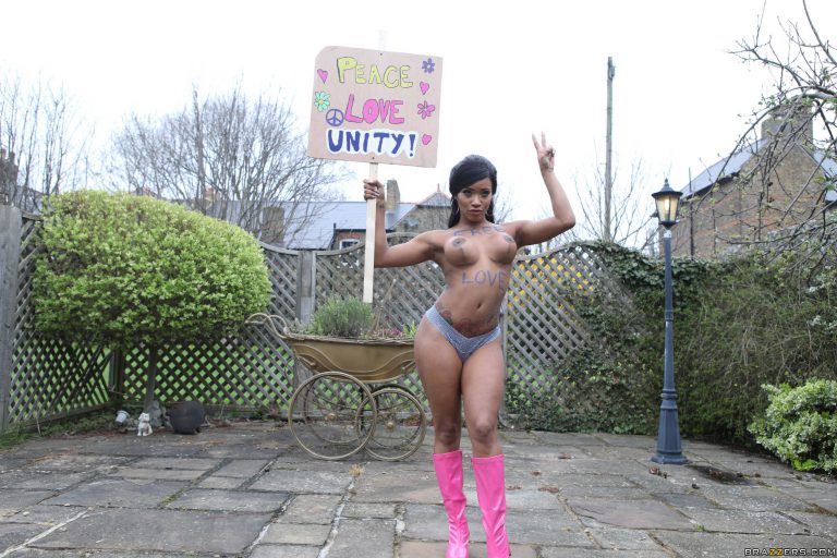 Kiki Minaj - Brazzers photo 4